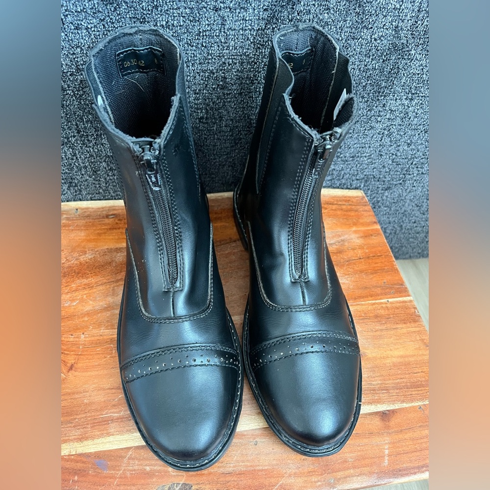 Tuff riders- Equestrian Style Leather woman’s Boots 8